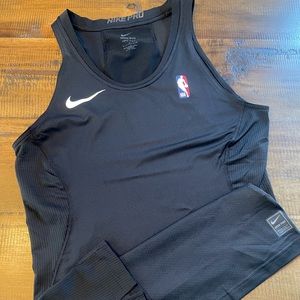NIKE BASKETBALL WARMUP SHIRT